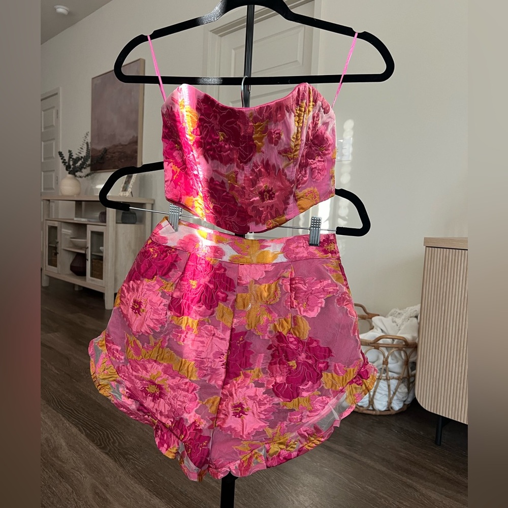 Two piece show po set xs